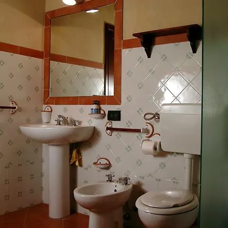Monaco Di Mezzo Farm stay *