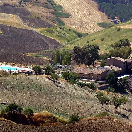 Monaco Di Mezzo Farm stay *