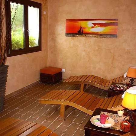 Monaco Di Mezzo Farm stay
